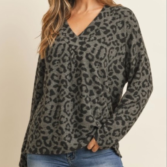 Long Sleeve Animal Print Tunic Top - Picture 8 of 10